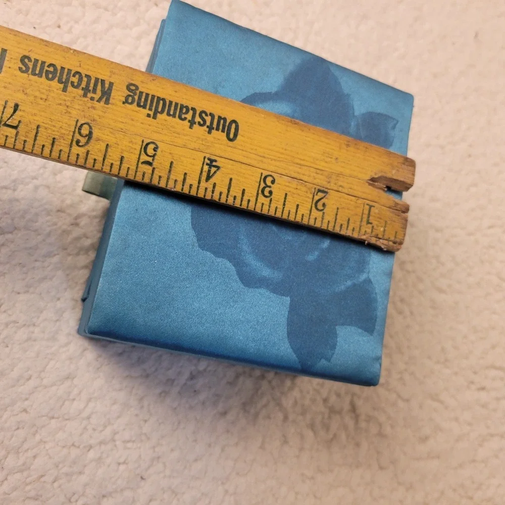 N/A teal blue